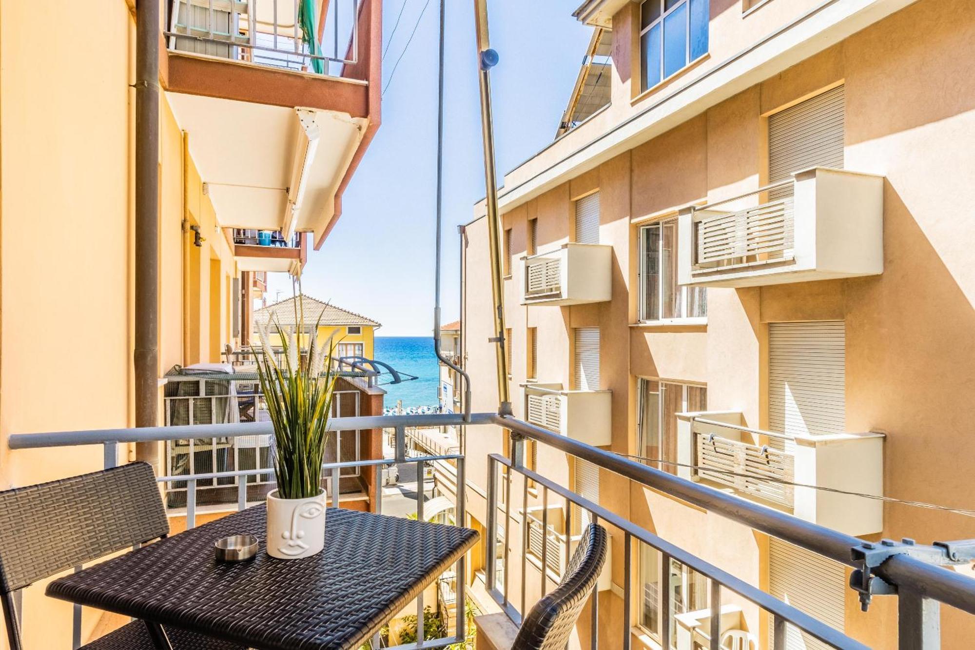 'Nature Home' 30Mt Sea -Central Station -Netflix Pietra Ligure Luaran gambar