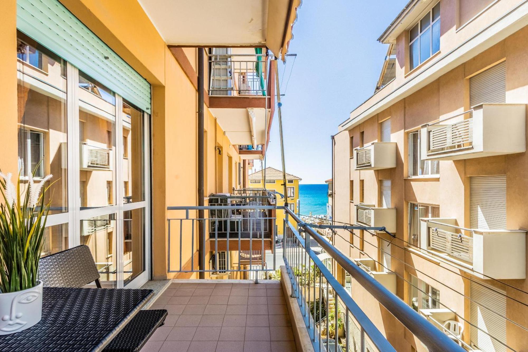'Nature Home' 30Mt Sea -Central Station -Netflix Pietra Ligure Luaran gambar